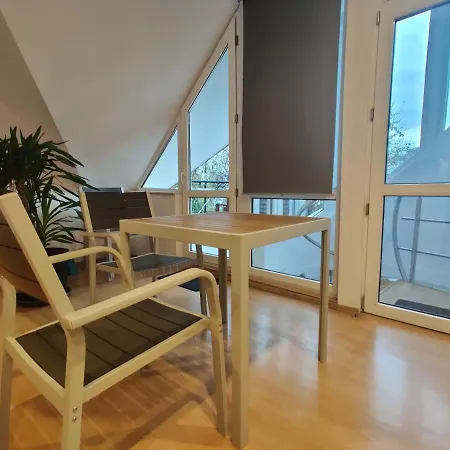 Split Crib | Daire *