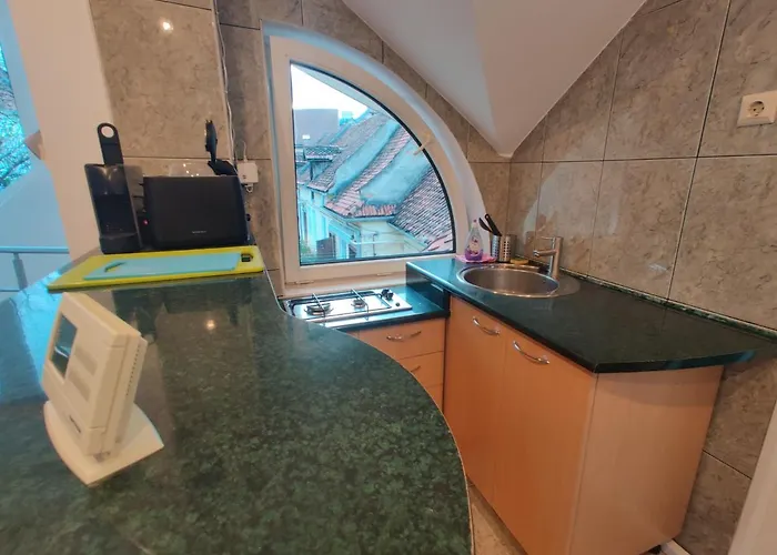 Split Crib | Apartment *