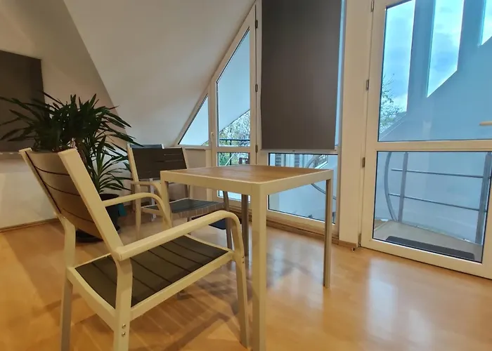 Split Crib | Apartment *