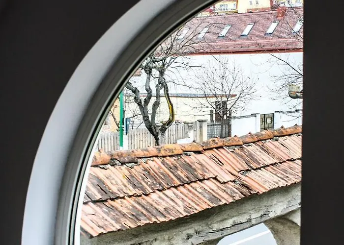 Apartment Split Crib |